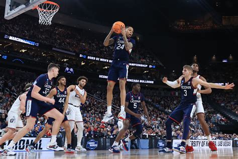 The third-seeded Gonzaga Bulldogs will face the fourth-seeded UConn Huskies in Saturday’s West Regional Final. Here are our best UConn vs. Gonzaga prop picks based on the top NCAAB odds.. UConn ...